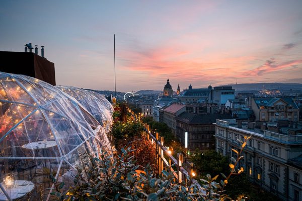 A furnished igloo at Igloo Garden